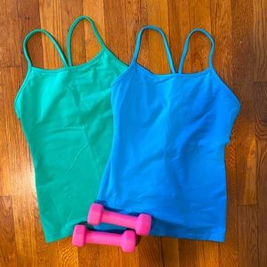 2 Lululemon racerback tanks. Size 6. In great condition, no pilling 🍋🍋